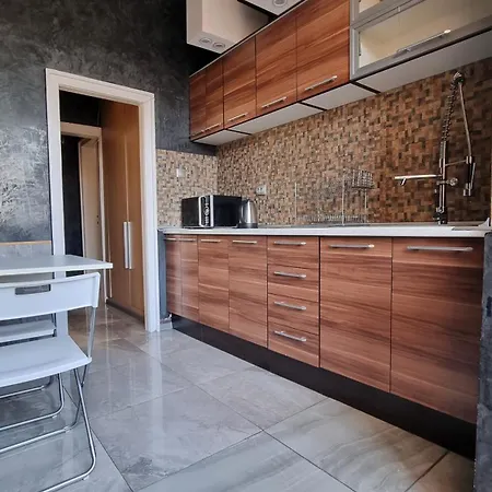 Central Apartment Apartman *
